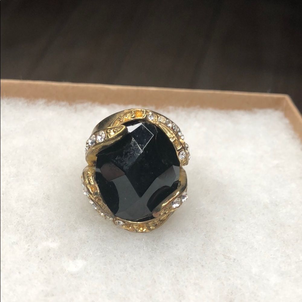 Jewel & Rhinestone Gold Tone Cocktail Ring - 7.5 - missing rhinestones